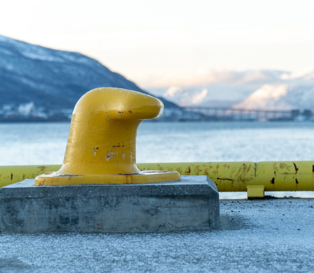 Gul pullert på kaia i Tromsø