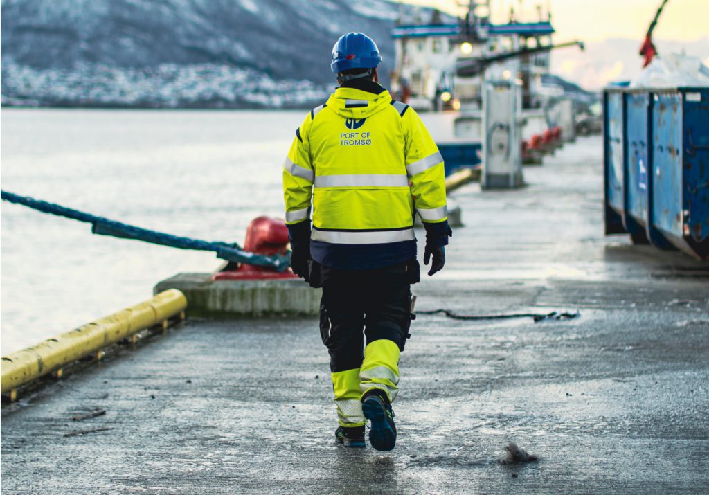 Ansatt i Port of Tromsø går ned på kaia